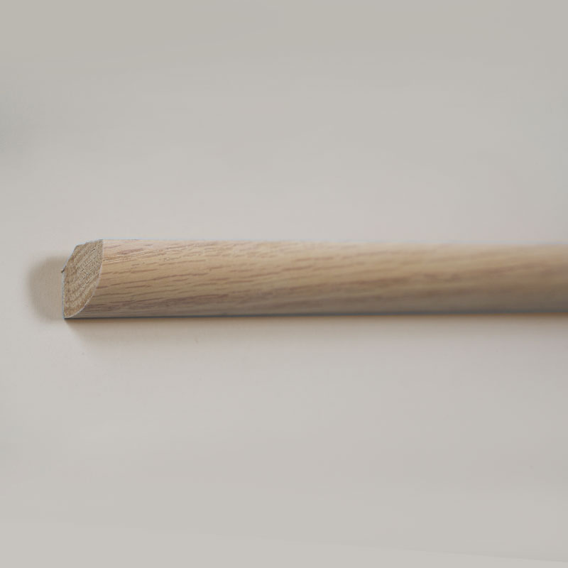 Tömörfa negyedkör alakú díszléc (vörös tölgy furnérral + festékkel burkolva) - tölgy színe 3/5' x 3/5'