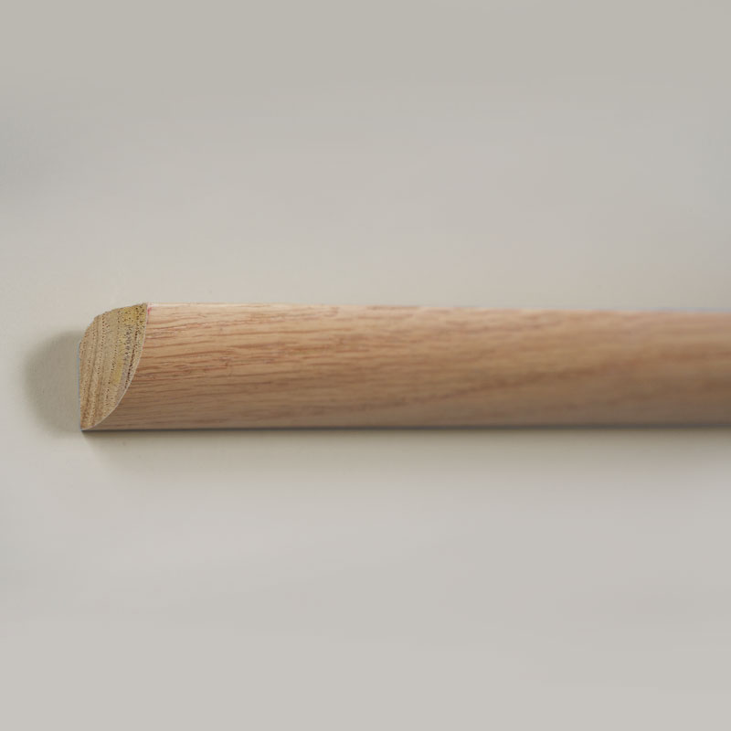 Tömörfa negyedkör alakú díszléc (vörös tölgy furnérral + festékkel burkolva) - tölgy színe 7/8' x 7/8'