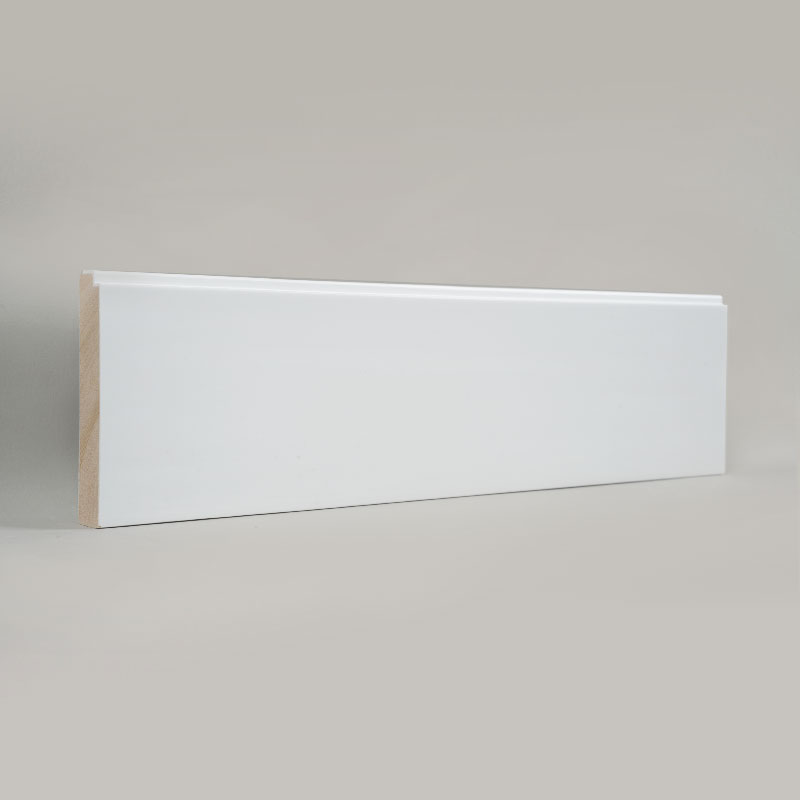 Fenyő szegélyléc (töltőanyaggal alapozott és festett) - fehér 3/5' x 3 15/16'-A1