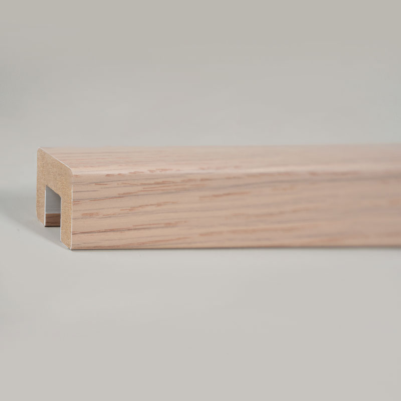 Tömör fa lépcsőkorlátok (PVC bevonattal) - tölgy szín 1 3/7' x 1 3/7'